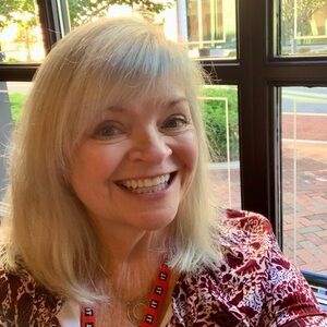 Meet your Posher, Deborah